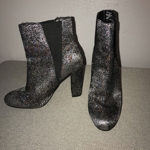STEVE MADDEN SPARKLY BOOTS